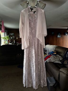 R&M Richards blush Lace Evening Gown for mother of bride or groom w Sheer Jacket